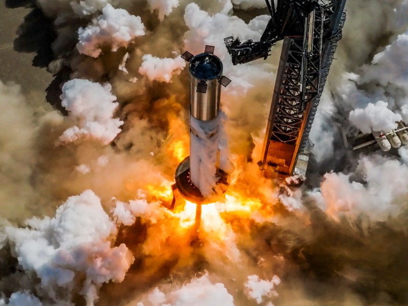 Starship Super Heavy booster test