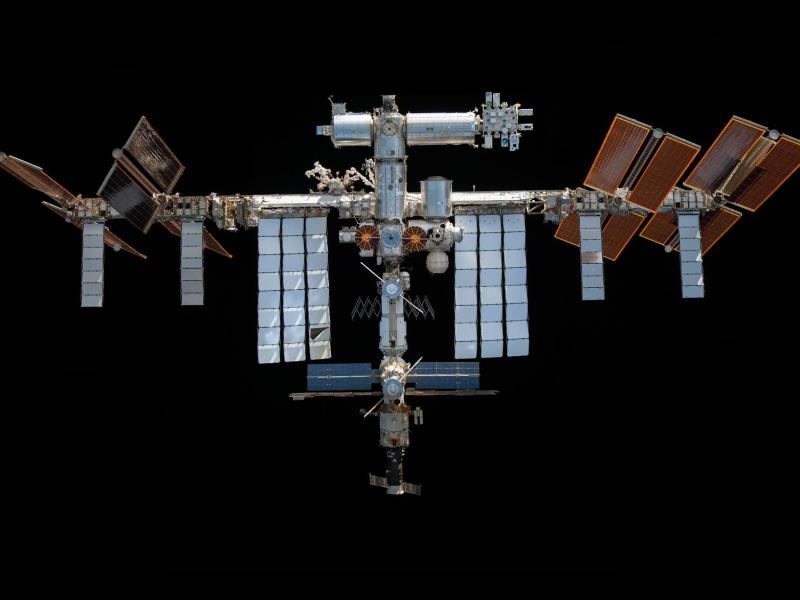 Photo of the ISS.