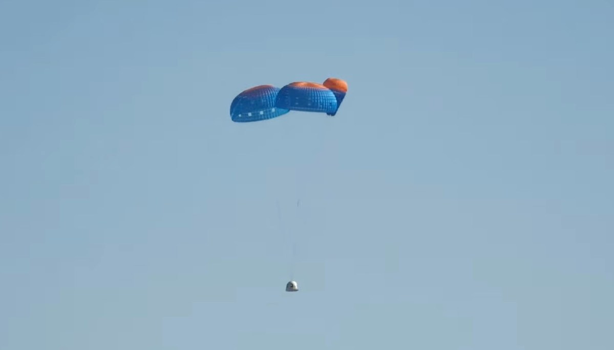 NS-25 New Shepard capsule descending